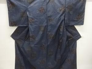 未使用品　仕立て上がり　華紋織り出し本場泥大島紬着物(5マルキ)